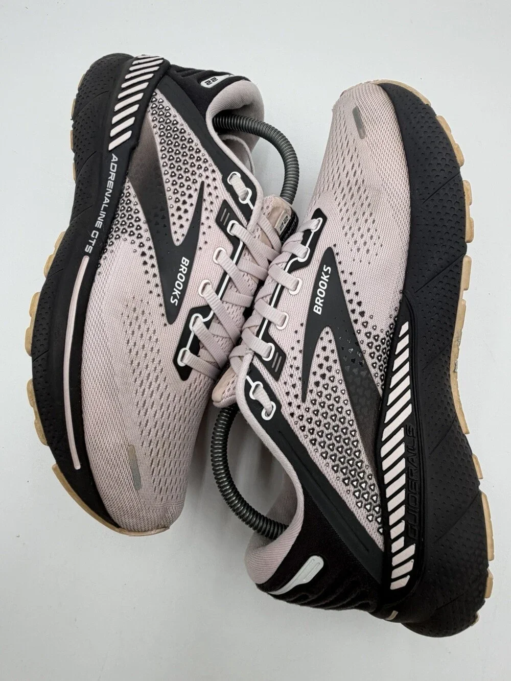 Brooks Adrenaline GTS 22 Women's Size 10 B (Medium) Running Shoes Pink Pearl